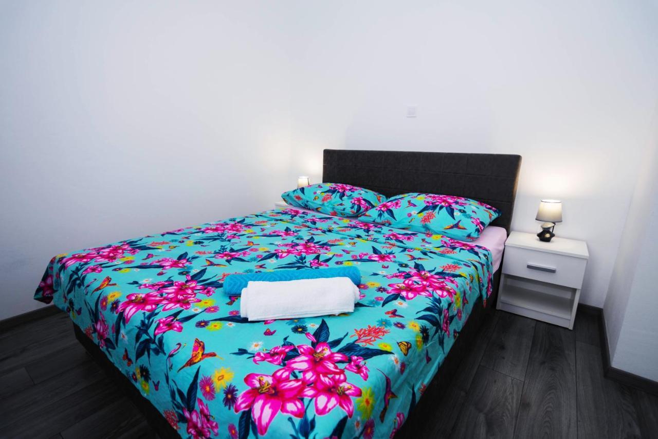 Apartments Samac Шибеник Екстер'єр фото
